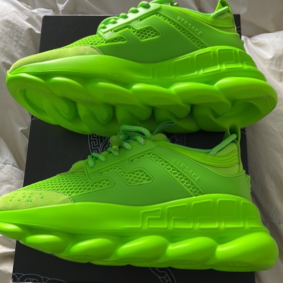 Mens Versace neon green rare chain reaction sneakers. - Picture 4 of 9